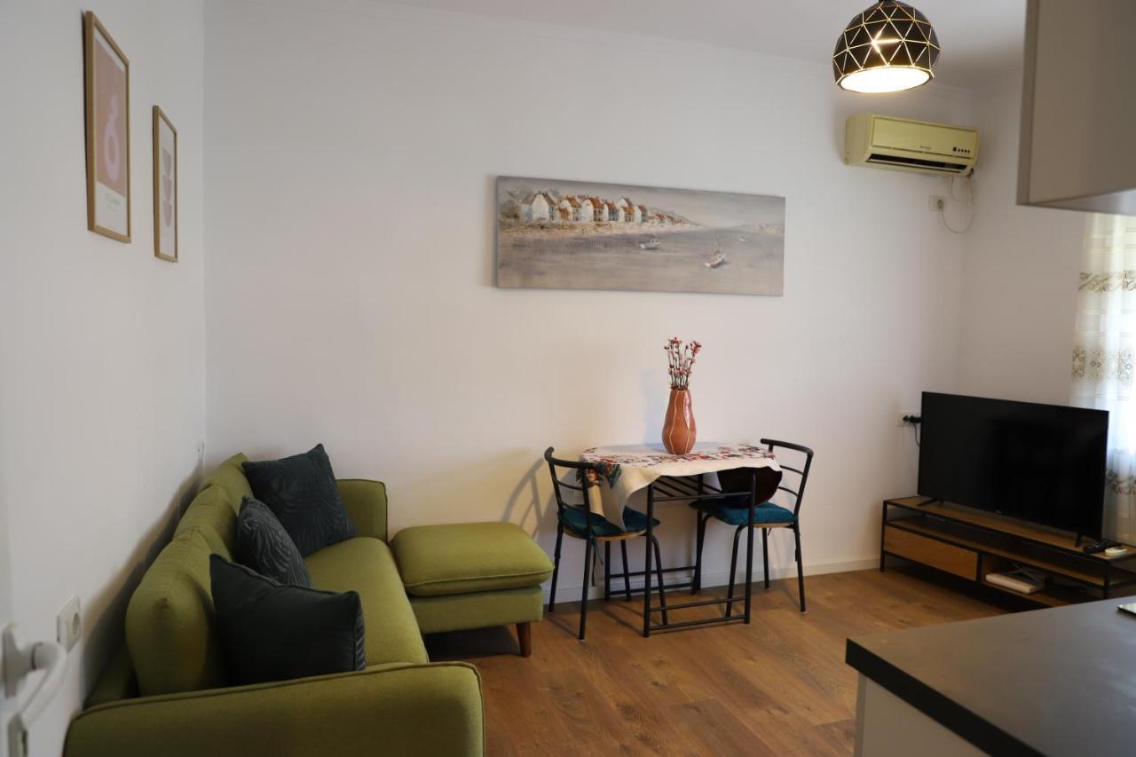 Daniel City Center Apartment 베라트 외부 사진