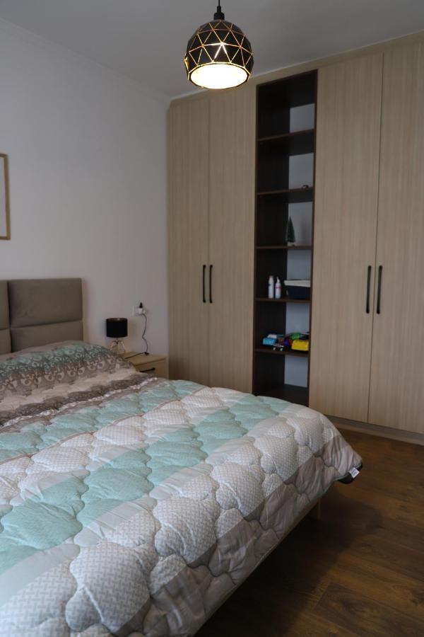 Daniel City Center Apartment 베라트 외부 사진