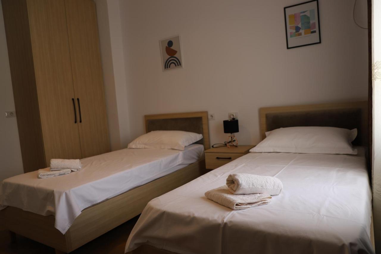 Daniel City Center Apartment 베라트 외부 사진